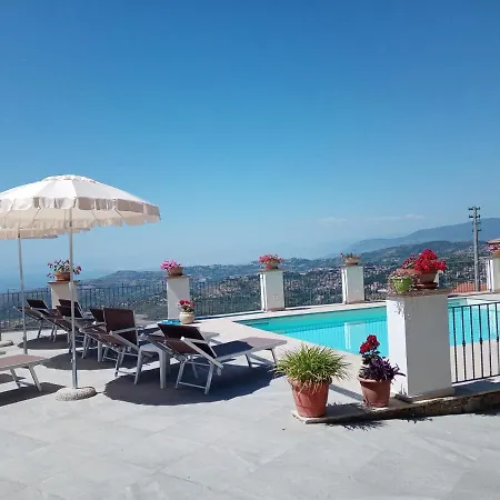 I Lauri Aparthotel Laureana Cilento